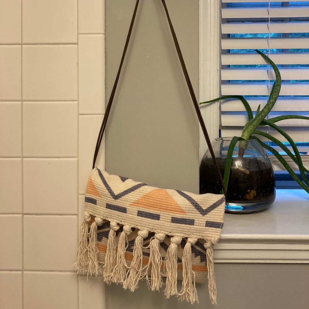 Crossbody Purse -cute southwest pattern w/ tassles